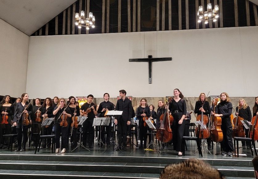 Auftritt Regio-Orchester am Weihnachtskonzert 2022 in der St. Nikolaus Kirche in Reinach.