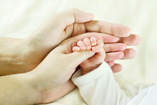 Gleiches Angebot, neuer Name: Die Mütter-Väterberatung heisst neu «Beratung Frühe Kindheit». Foto: Adobe Stock