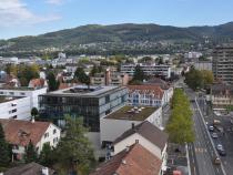 Luftbild mit Gemeindehaus