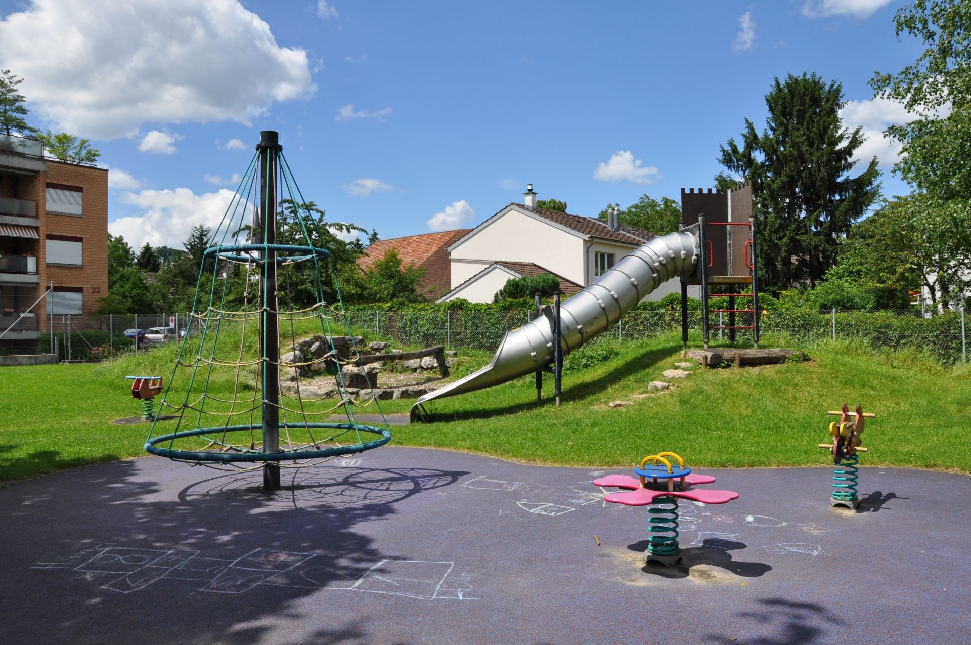 Spielplatz Angenstein mit schneller Rutschbahn