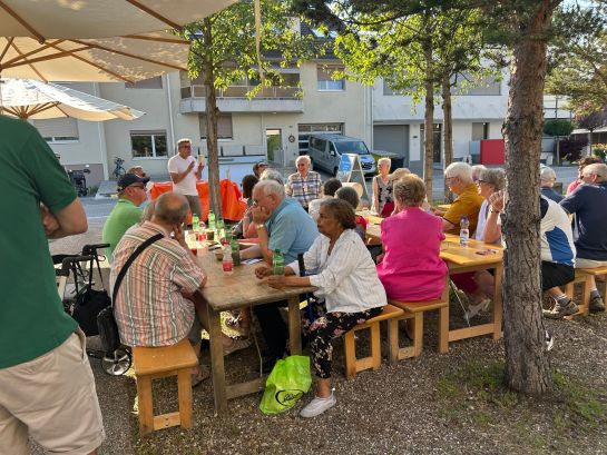 Die Quartierbevölkerung beim Austausch mit dem Gemeinderat.